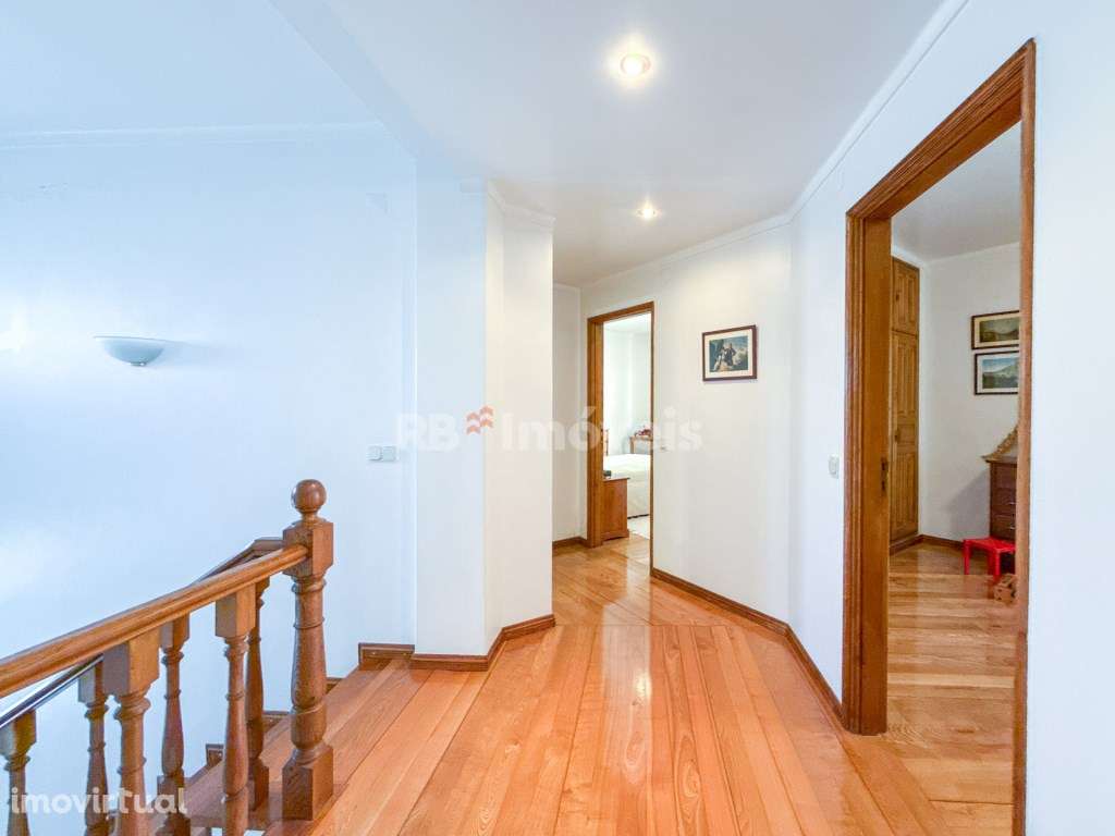 Moradia T4 c/ Tertúlia, Garagem e Jardim, no Entroncamento - Grande imagem: 5/60