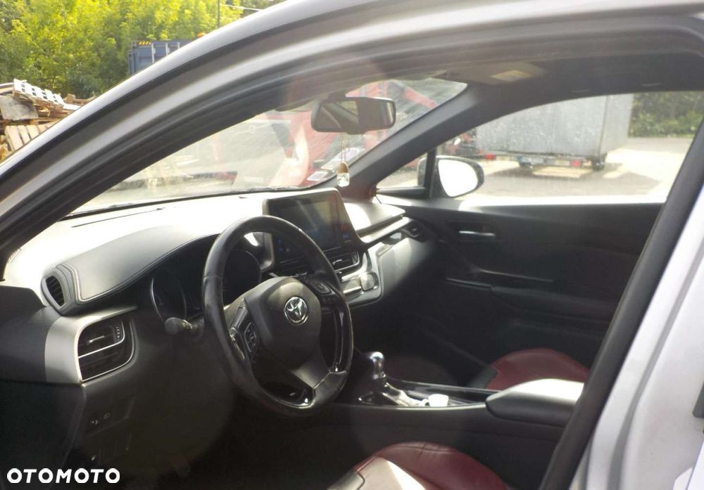 Toyota C-HR - 15