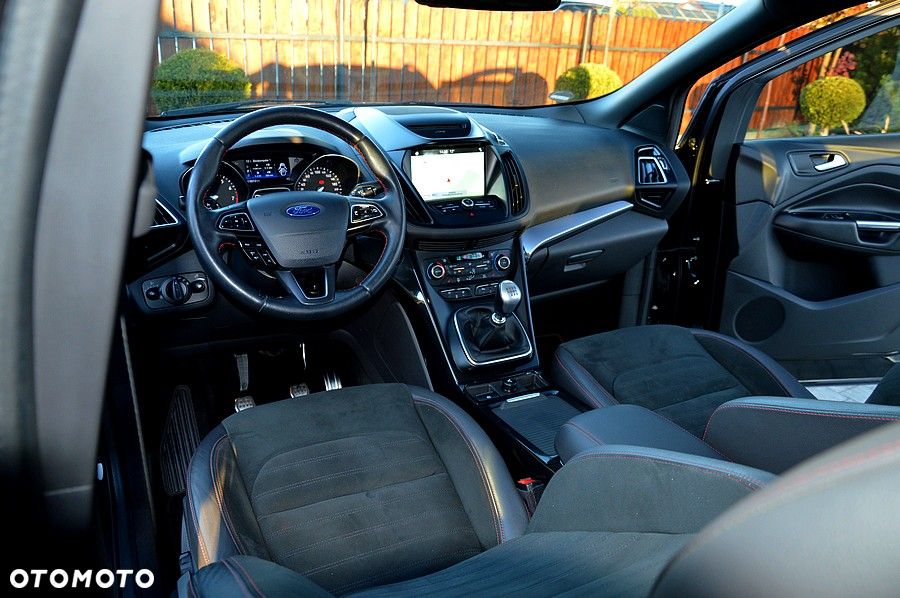 Ford Kuga 1.5 EcoBoost 2x4 Black & Silver - 25