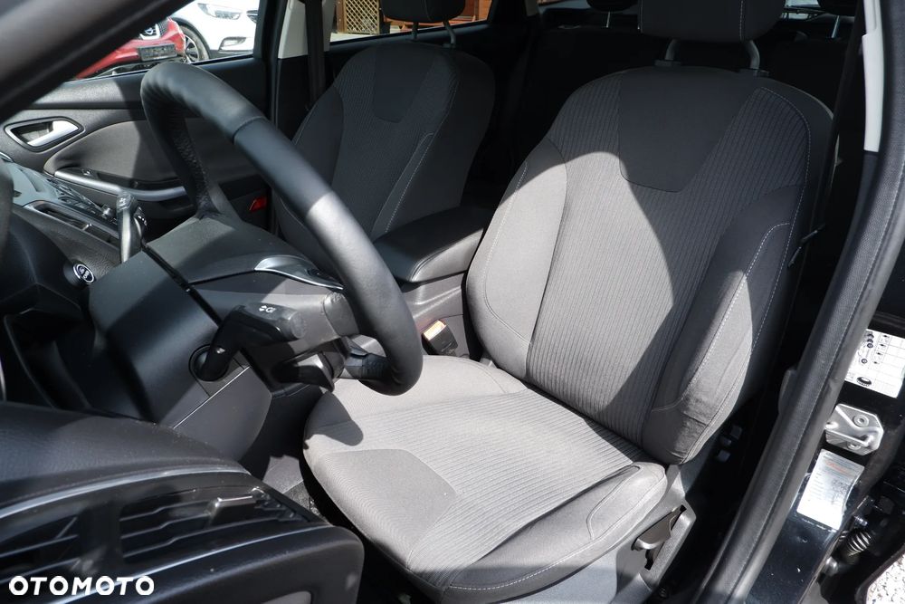 Ford Focus 1.6 Trend Sport - 27