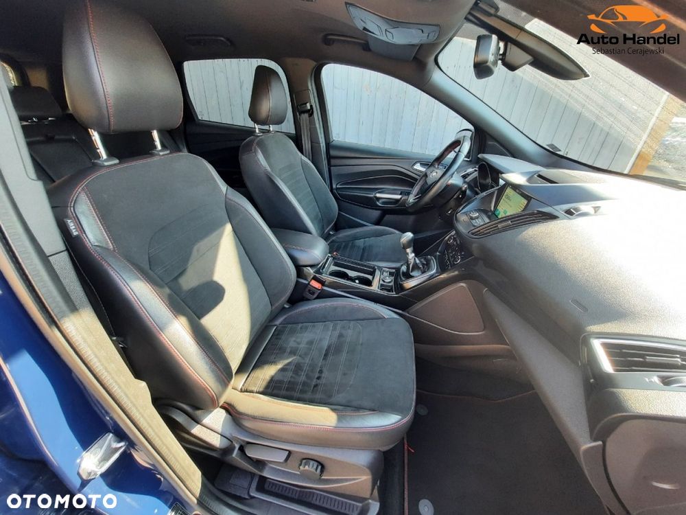 Ford Kuga 1.5 EcoBoost 2x4 ST-Line - 38