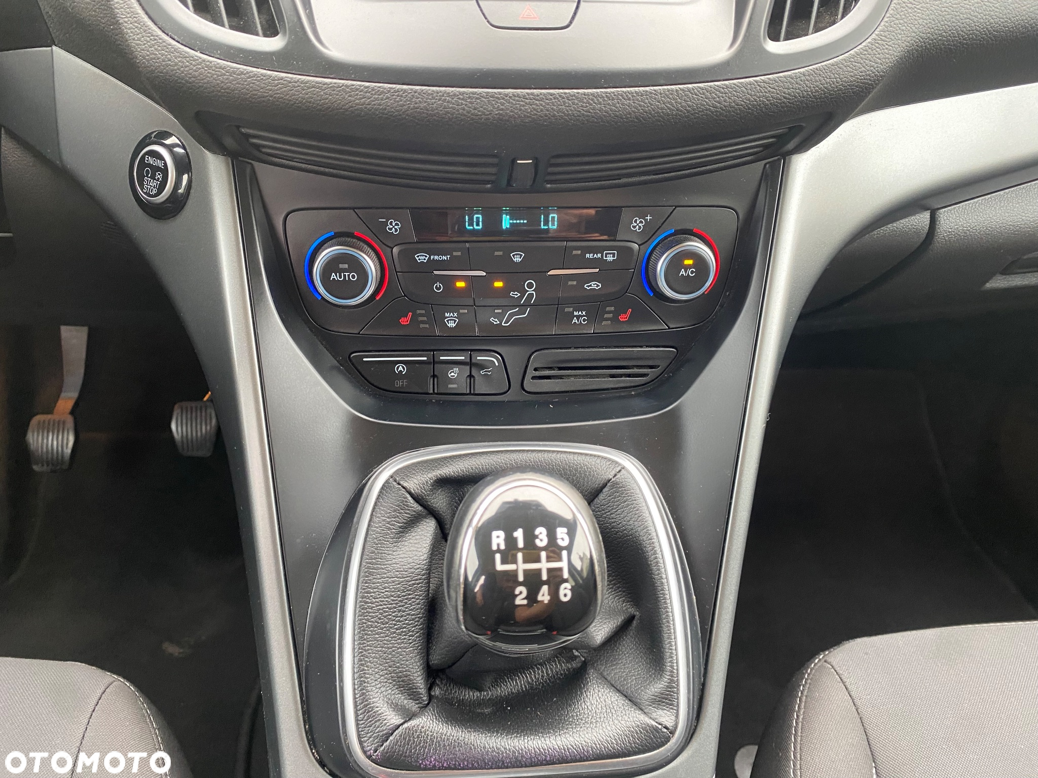 Ford Kuga 1.5 EcoBoost 2x4 Titanium - 25