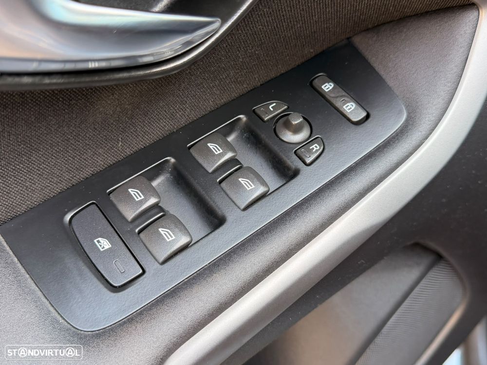 Volvo V40 2.0 D2 Momentum - 19