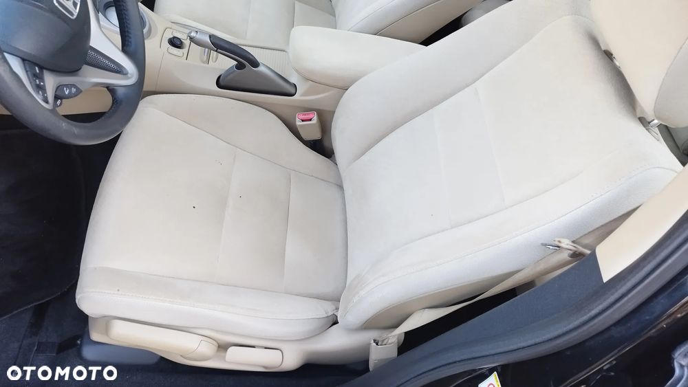 Honda Civic 1.8 Executive NAVI - 19