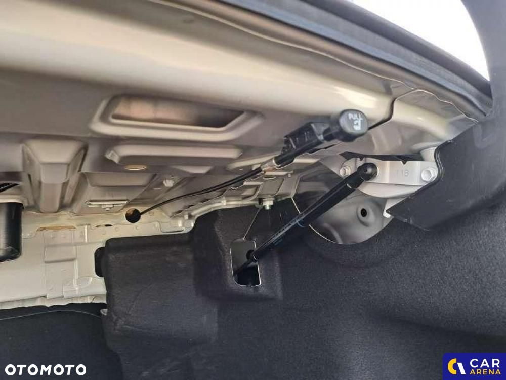 Toyota Camry - 35