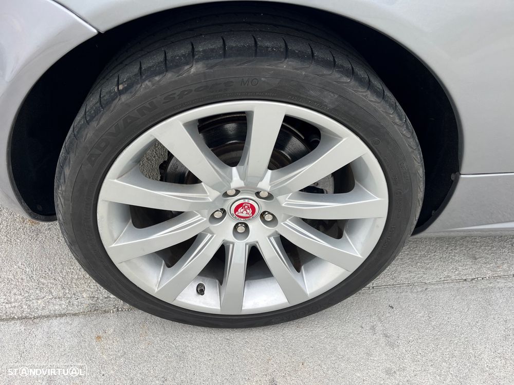 Jaguar XK 4.2 V8 Coupé - 28