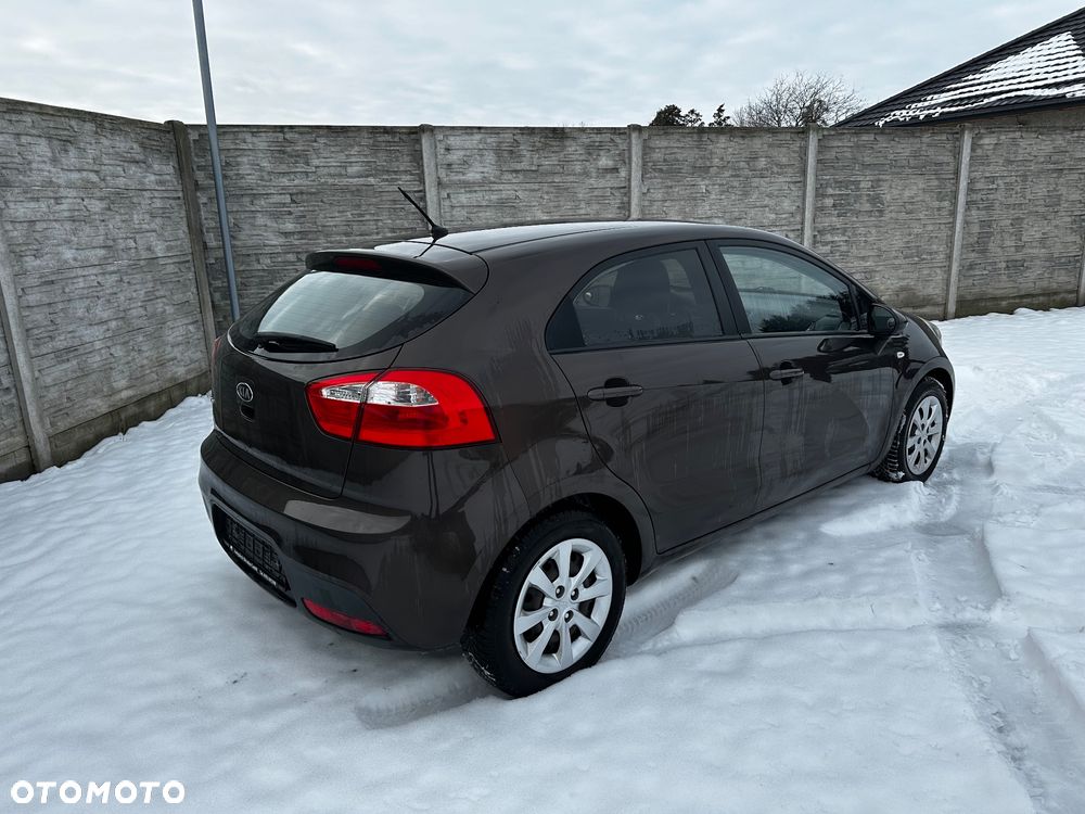 Kia Rio - 5