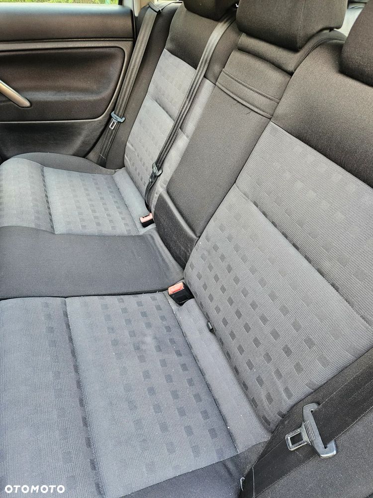 Volkswagen Passat - 7