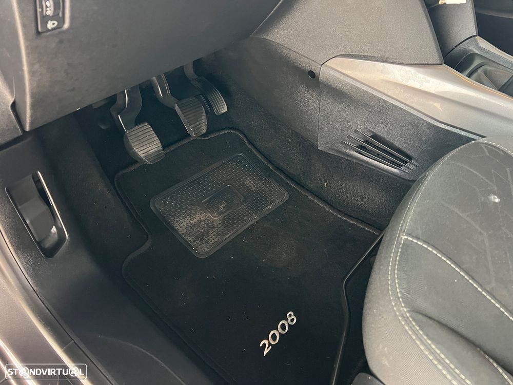 Peugeot 2008 - 12