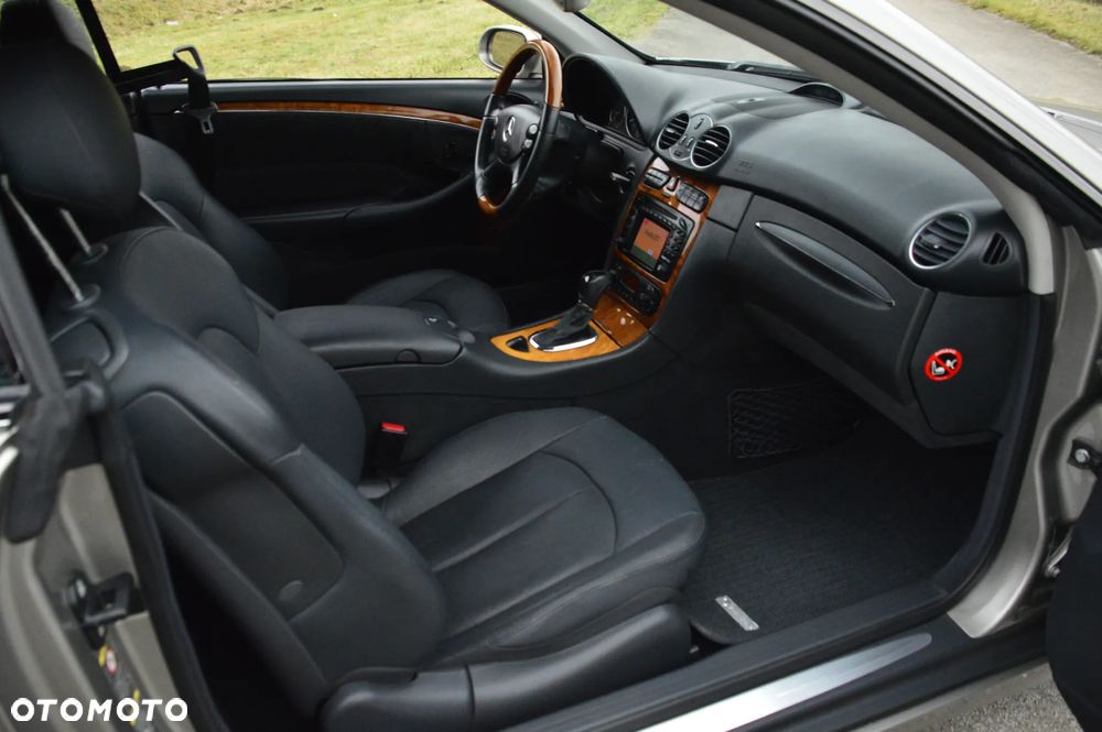 Mercedes-Benz CLK - 32