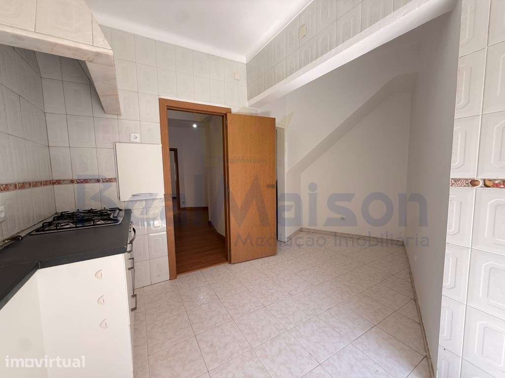 Vende-se T4 em Mem Martins - 500m da Estação - Grande imagem: 5/19