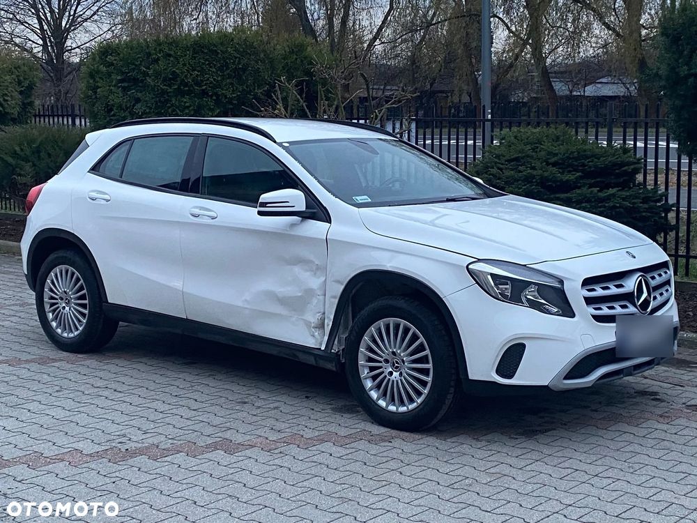 Mercedes-Benz GLA 200 d 7G-DCT - 6