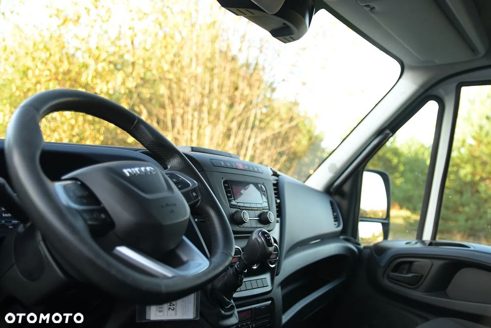 Iveco 72C18  3,0 180KM  Zanotti Z380  230 V 6,1m 12 palet dł -20+20 ładowność 3460kg - 23