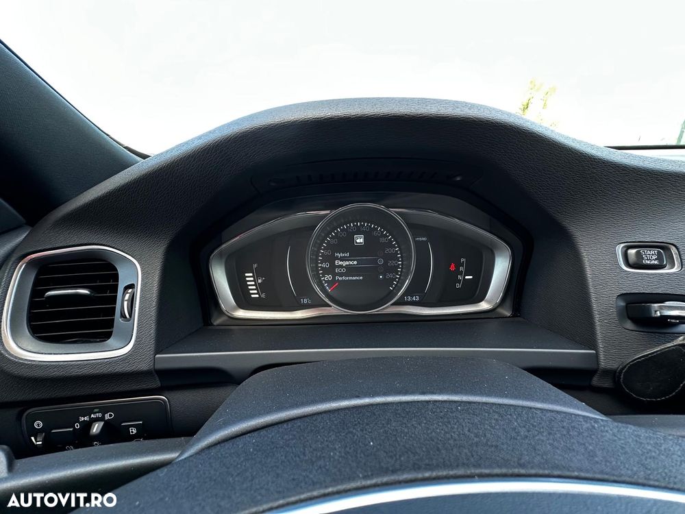 Volvo V60 D6 Plug-In-Hybrid AWD Geartronic Pure Limited - 26
