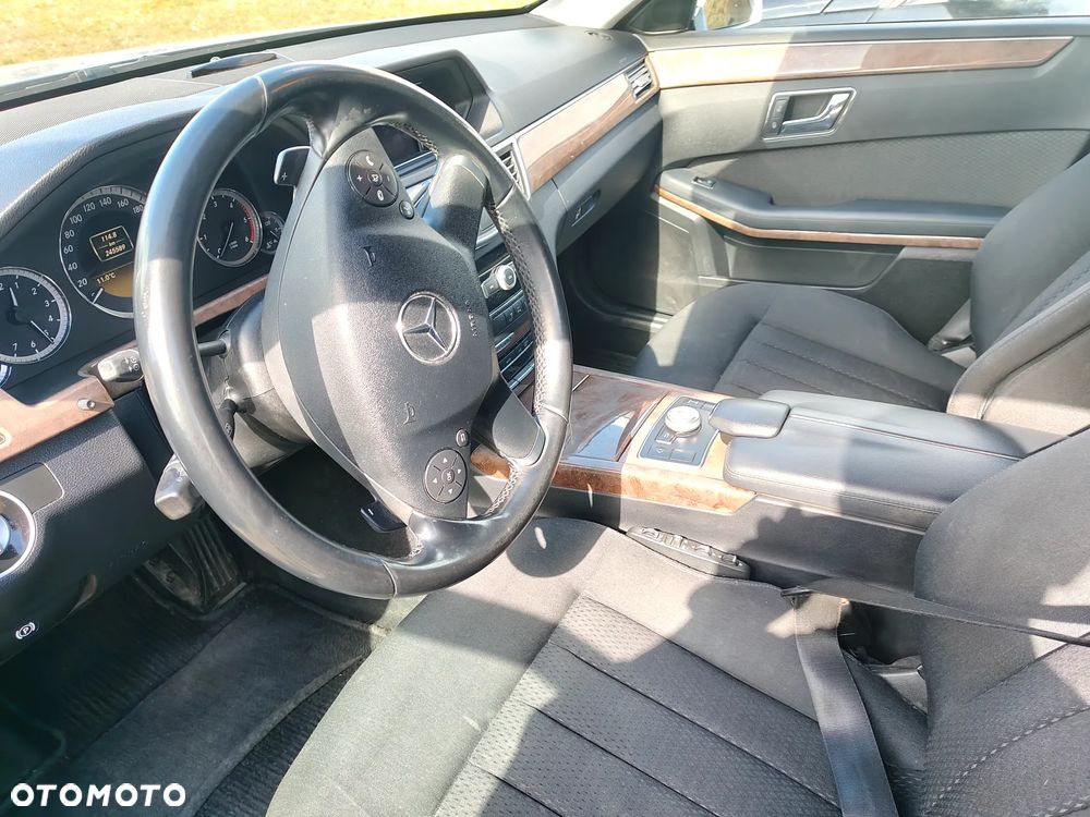 Mercedes-Benz Klasa E 300 CDI DPF BlueEFFICIENCY 7G-TRONIC Elegance - 10