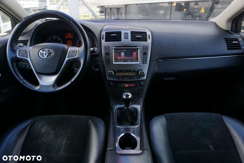 Toyota Avensis 2.2 D-4D Premium - 15