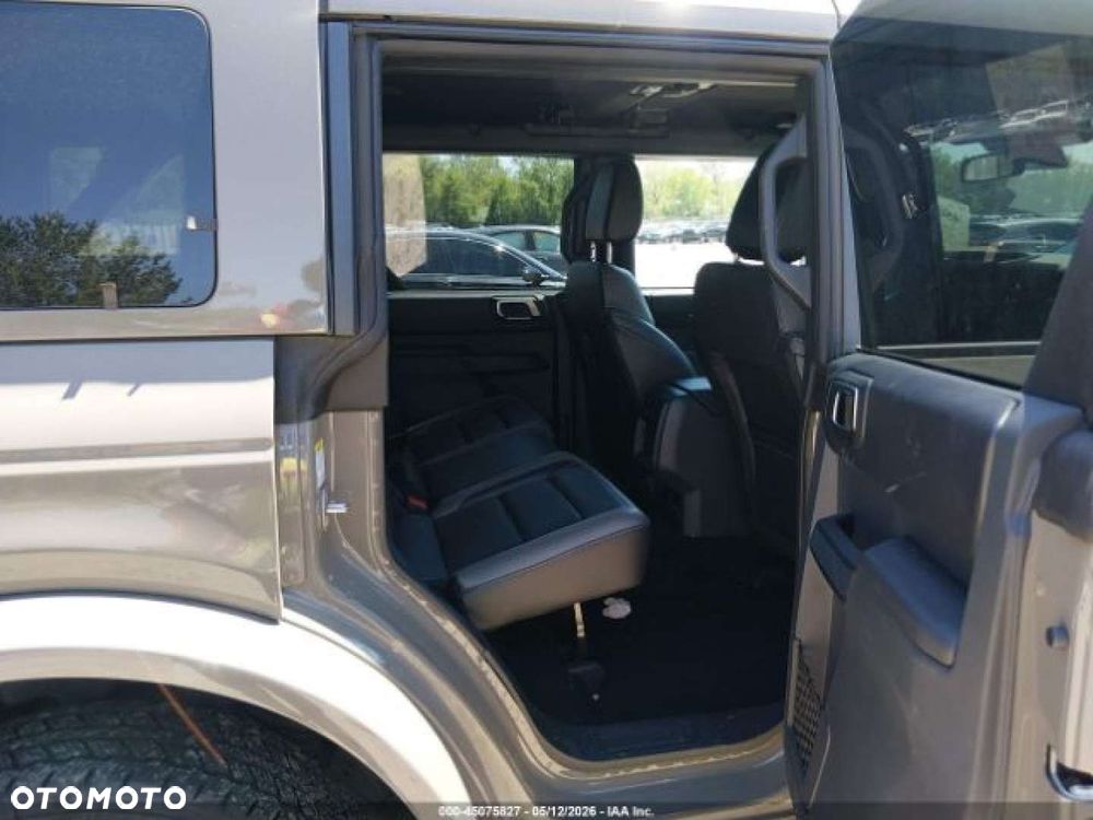 Ford Bronco - 14