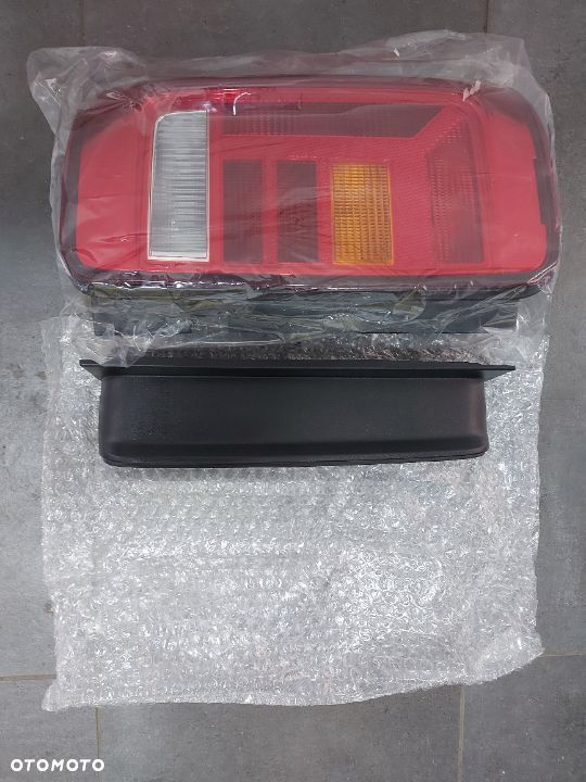 Vw Caddy 2017 lampa prawa nowa - 1