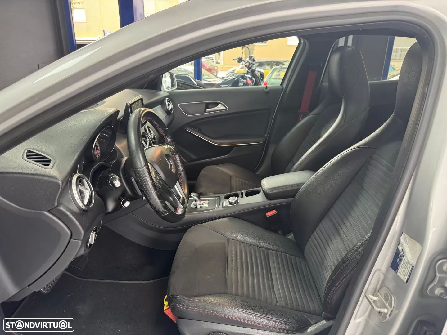 Mercedes-Benz GLA 45 AMG 4-Matic - 14