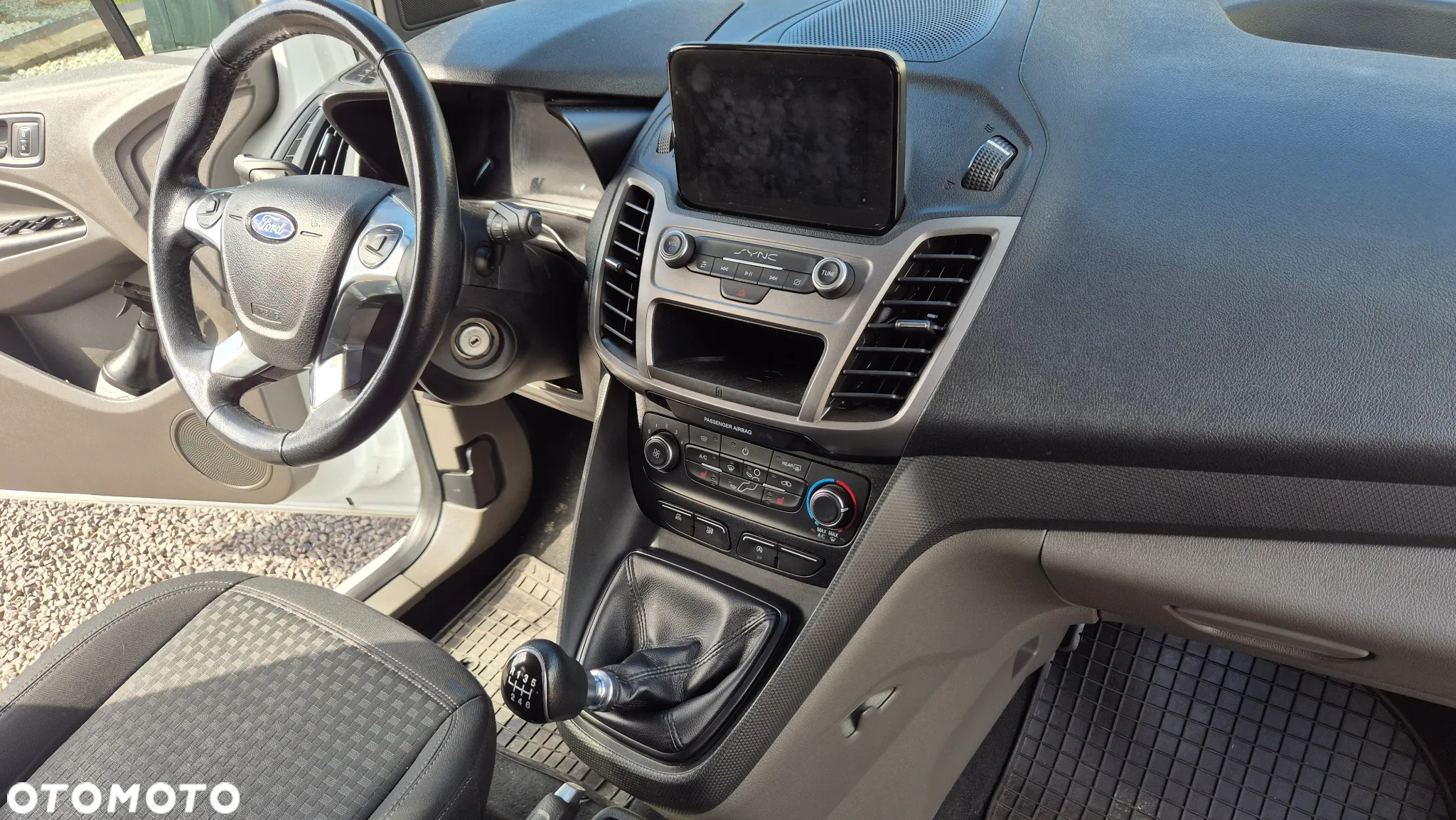Ford Tourneo Connect Grand - 17