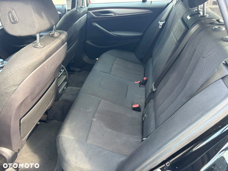 BMW Seria 5 530d Sport Line - 13