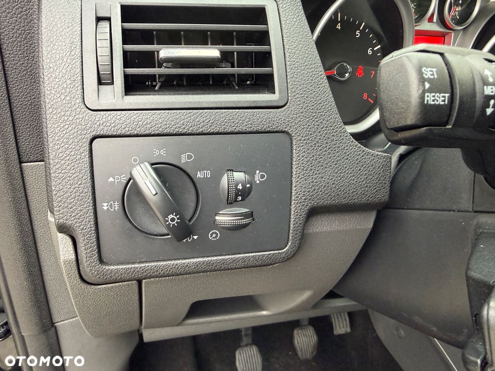 Ford C-MAX 1.6 Ambiente - 18