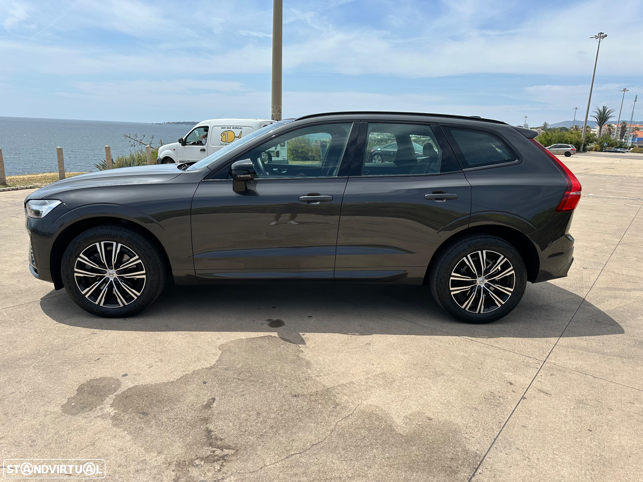 Volvo XC 60 2.0 B4 R-Design Geartronic - 9