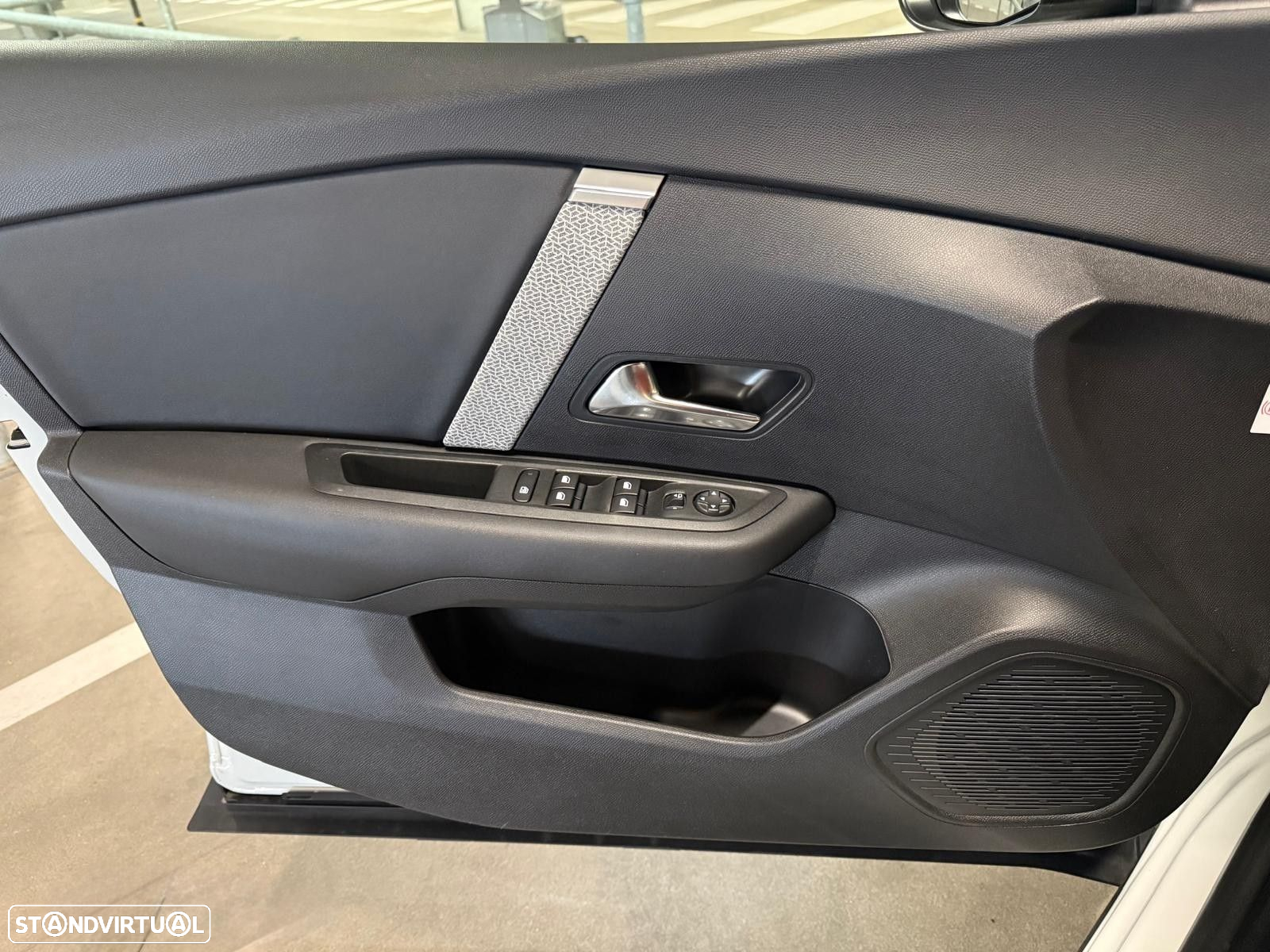 Citroën C4 1.2 PureTech Shine Pack EAT8 - 34