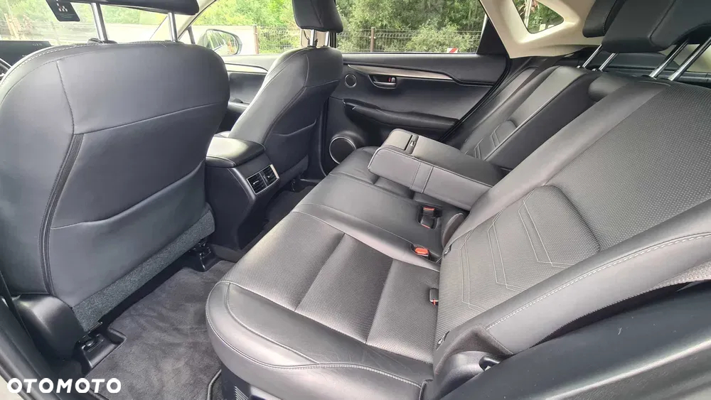 Lexus NX 300h Comfort AWD - 2