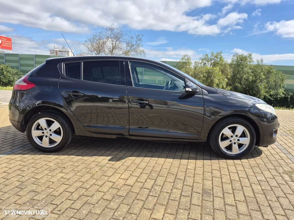 Renault Mégane 1.5 dCi Dynamique SS - 4