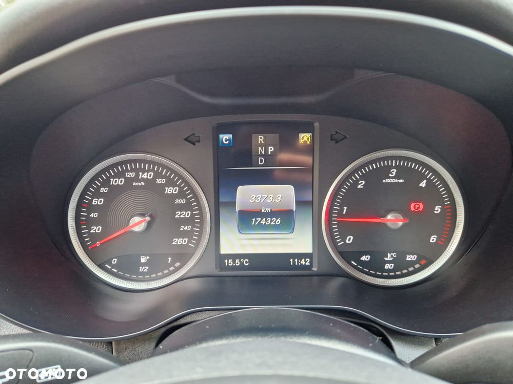 Mercedes-Benz Klasa C 220 CDI DPF Automatik BlueEFFICIENCY Elegance - 26