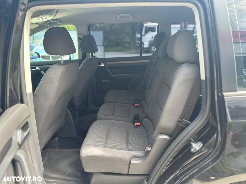 Volkswagen Touran 1.9TDI Highline DSG - 14