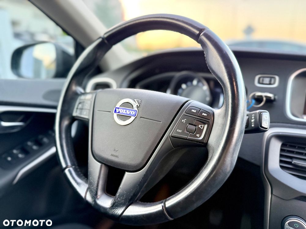 Volvo V40 D2 R-Design Summum - 11