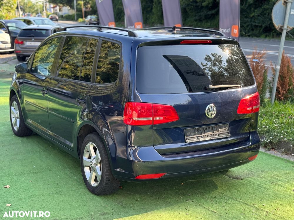 Volkswagen Touran - 13