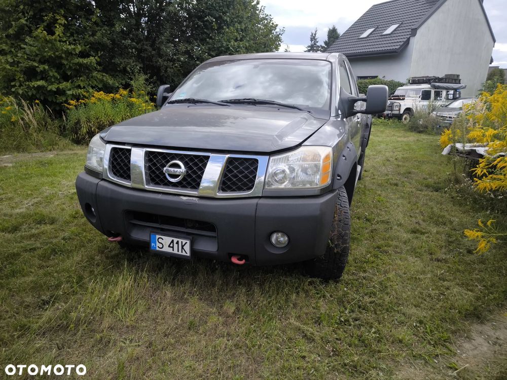 Nissan Titan - 5
