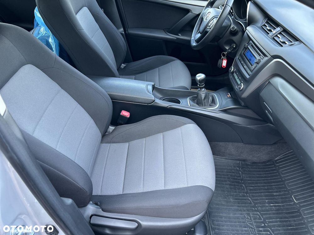 Toyota Avensis 1.8 Active - 17