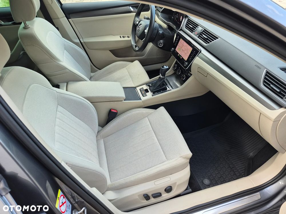 Skoda Superb 2.0 TDI SCR Style DSG - 10