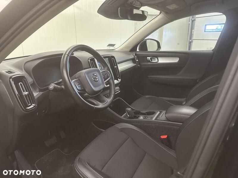Volvo XC 40 T3 Momentum Pro - 10
