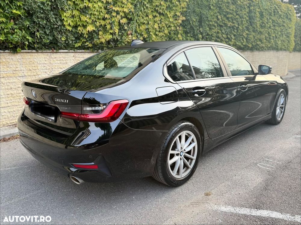 BMW Seria 3 2022 photo 3