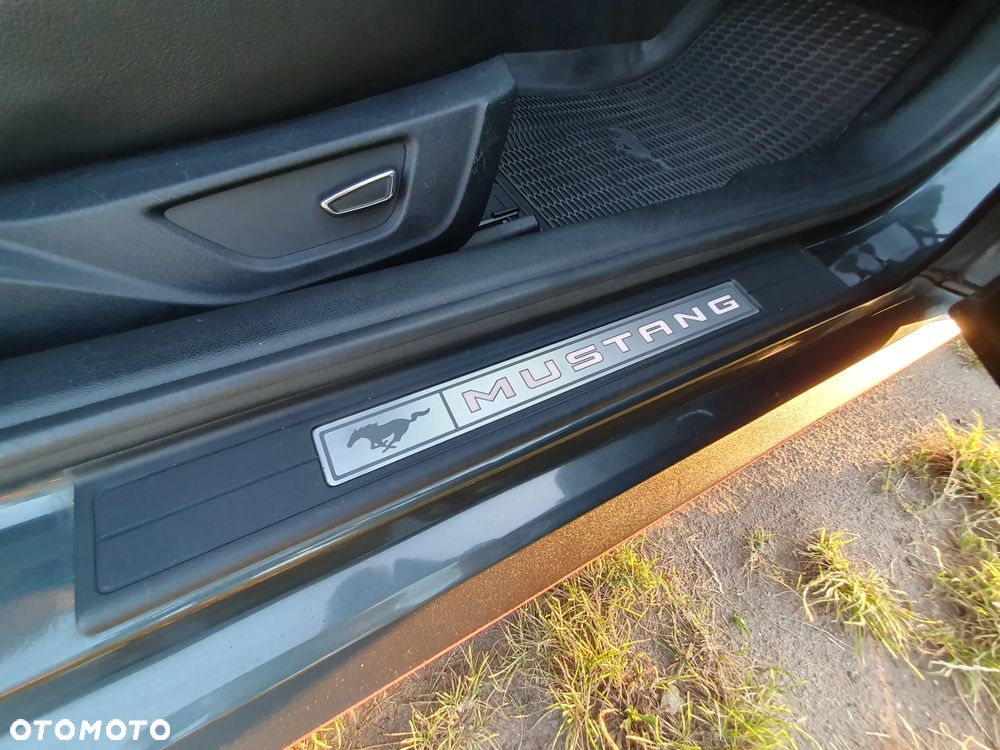 Ford Mustang 2.3 EcoBoost - 25