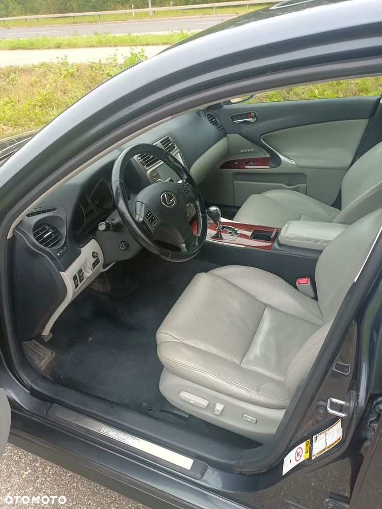 Lexus IS 250 Luxury Line - 20