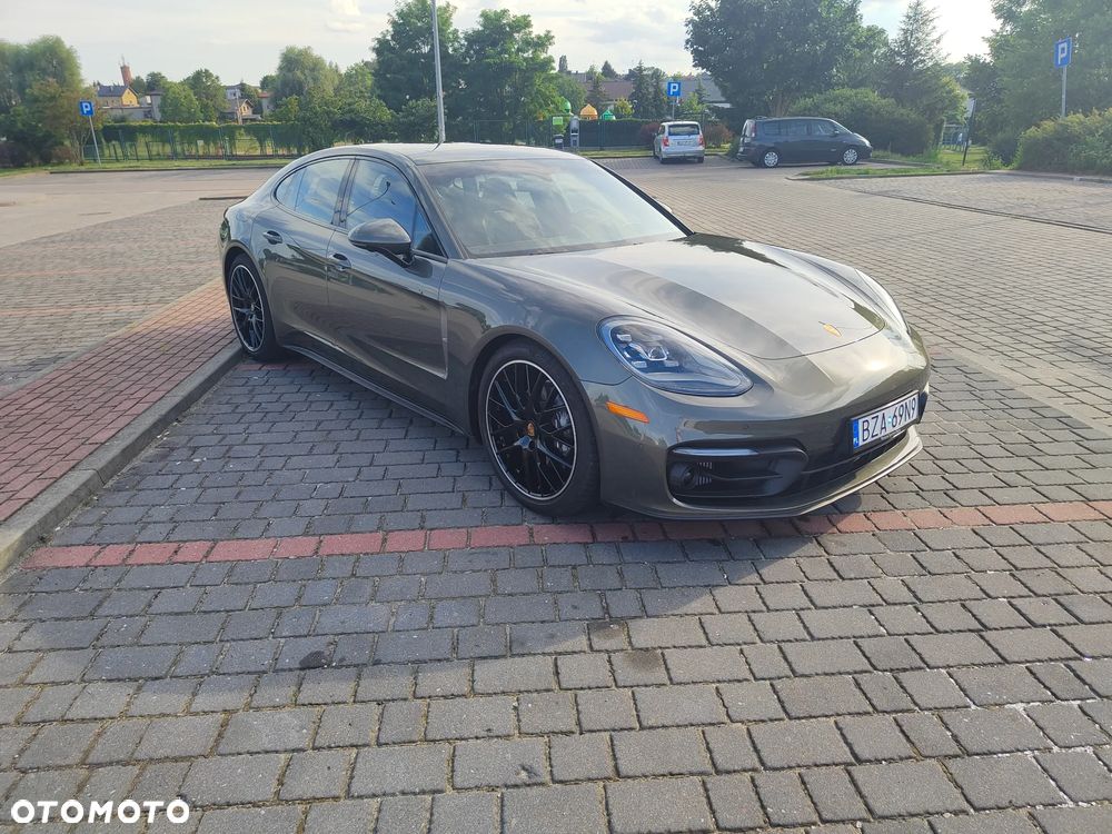 Porsche Panamera 4 Platinum Edition - 12