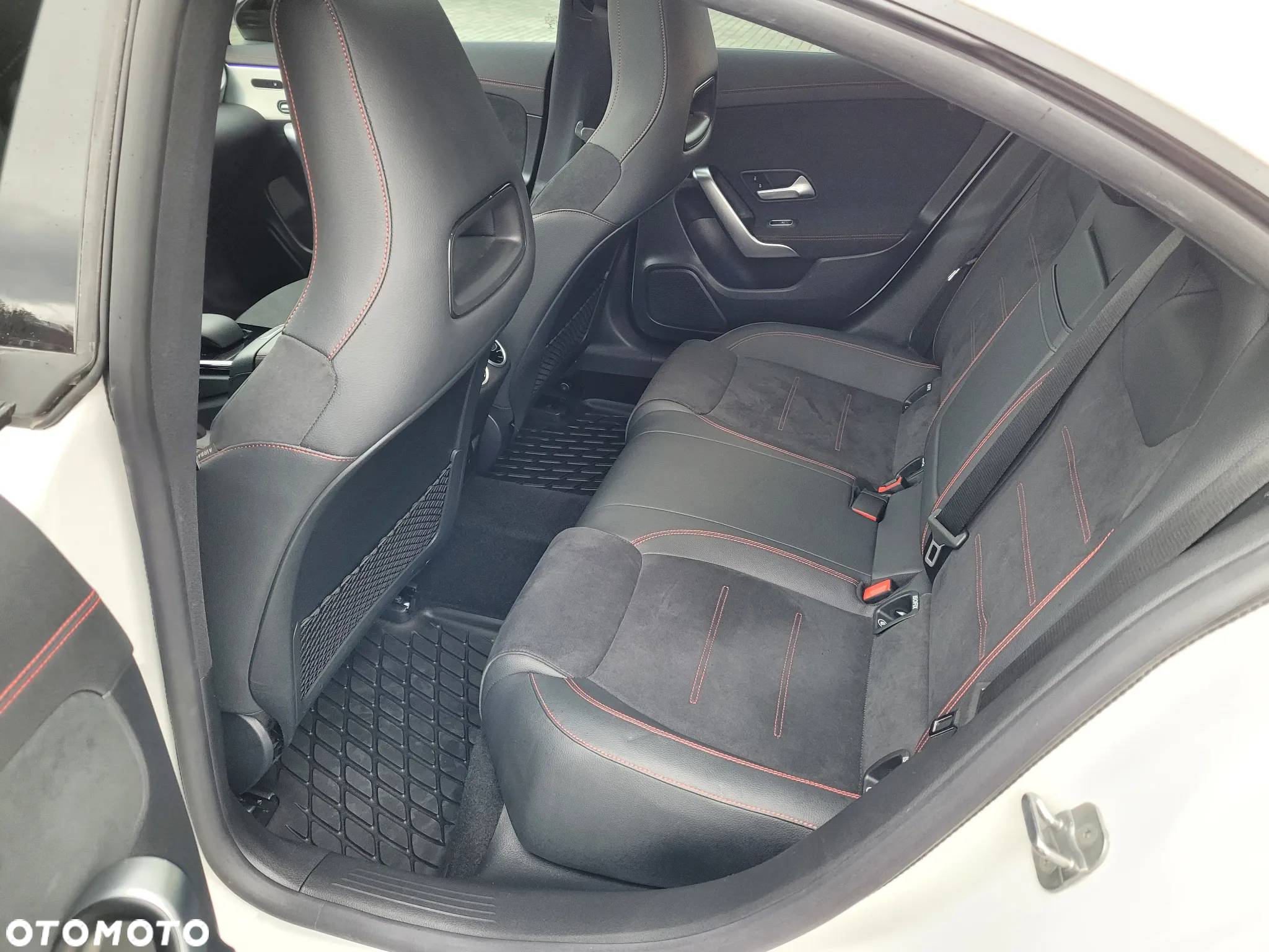 Mercedes-Benz CLA 250 4-Matic AMG Line 7G-DCT - 19
