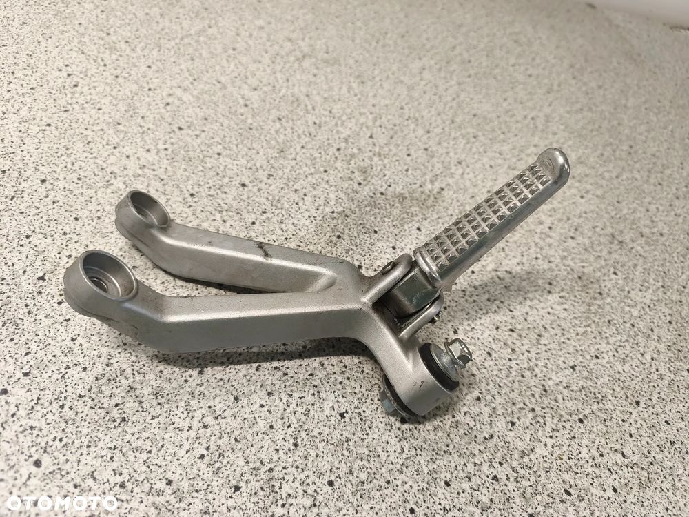 Set prawy tył, podnożek pasażera Honda CBR 900RR CBR900 RR CBR900RR CBR 900 RR - 4