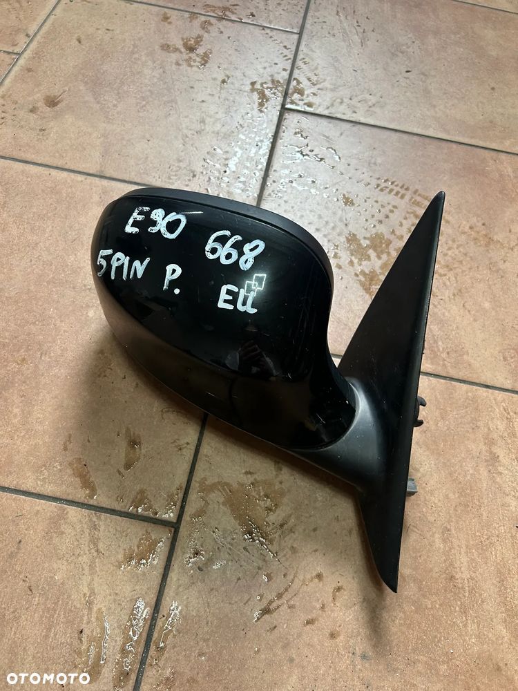 LUSTERKO BMW E90 PRAWE EUROPA 668 5PIN - 2