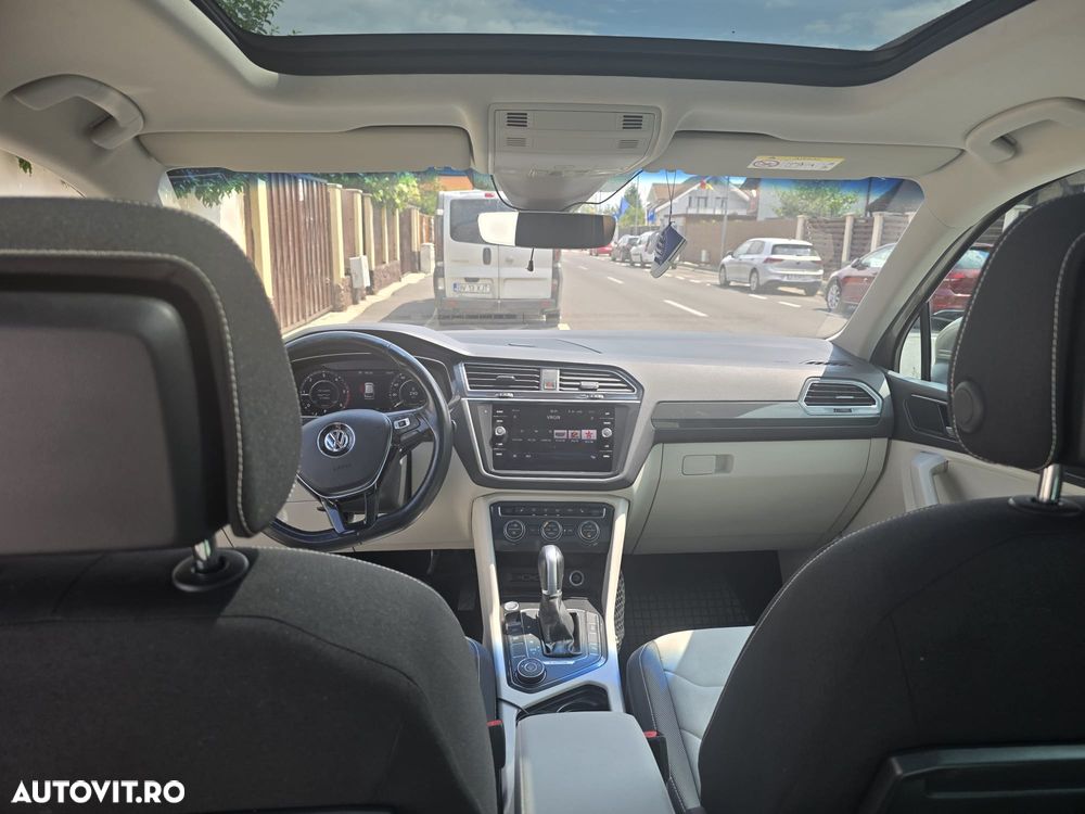 Volkswagen Tiguan - 12
