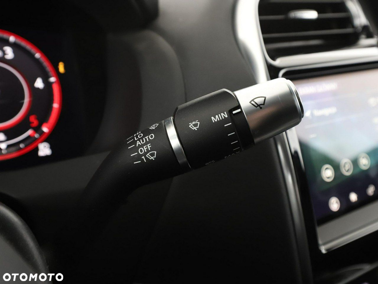 Jaguar XE 2.0 D180 AWD R-Dynamic SE - 33