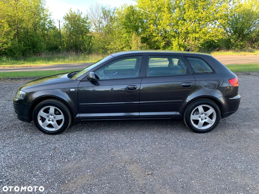 Audi A3 Sportback 1.6 Ambiente - 2