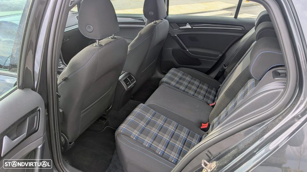 VW Golf 1.4 GTE Plug-In-Hybrid DSG - 14