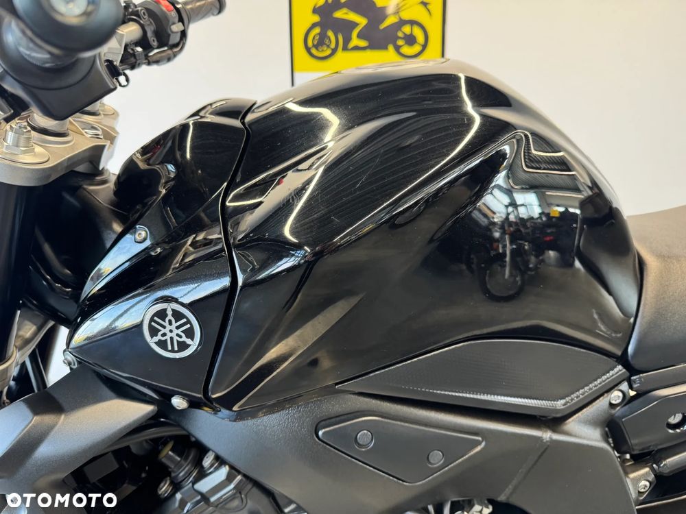 Yamaha FZ - 20